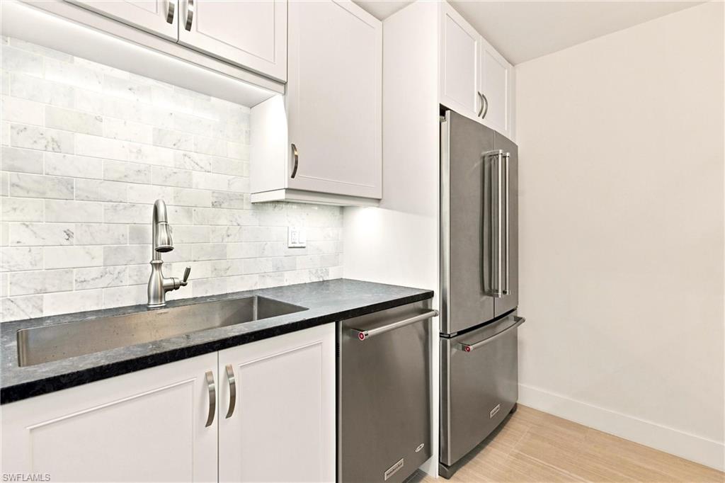 4001 Gulf Shore BLVD N 904 photo 13