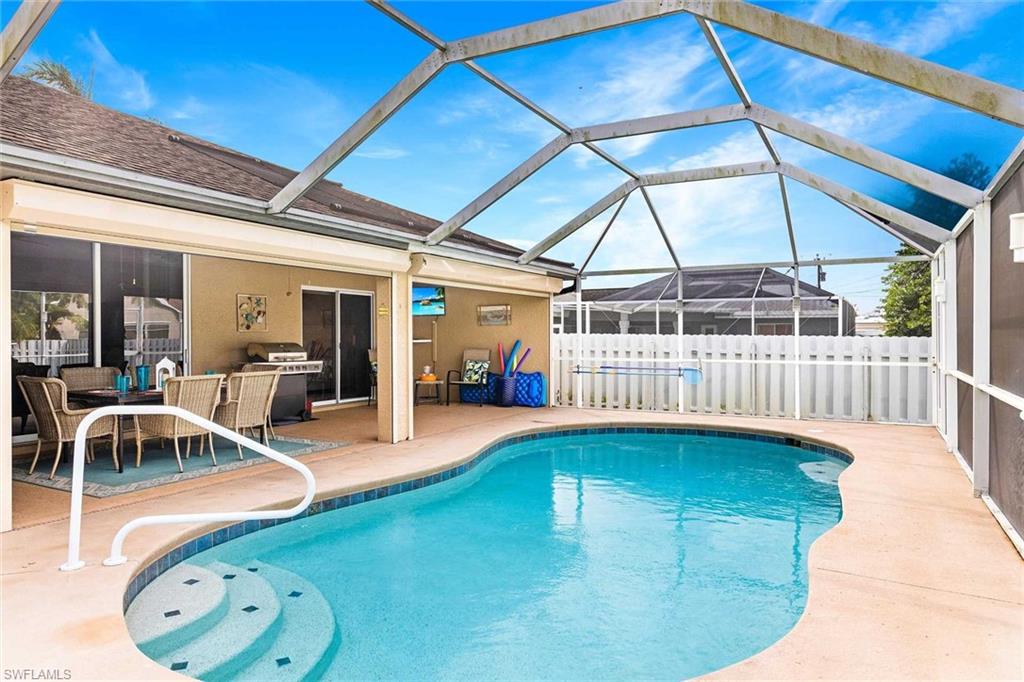 Villa Royal Ann offers an electric-heated pool