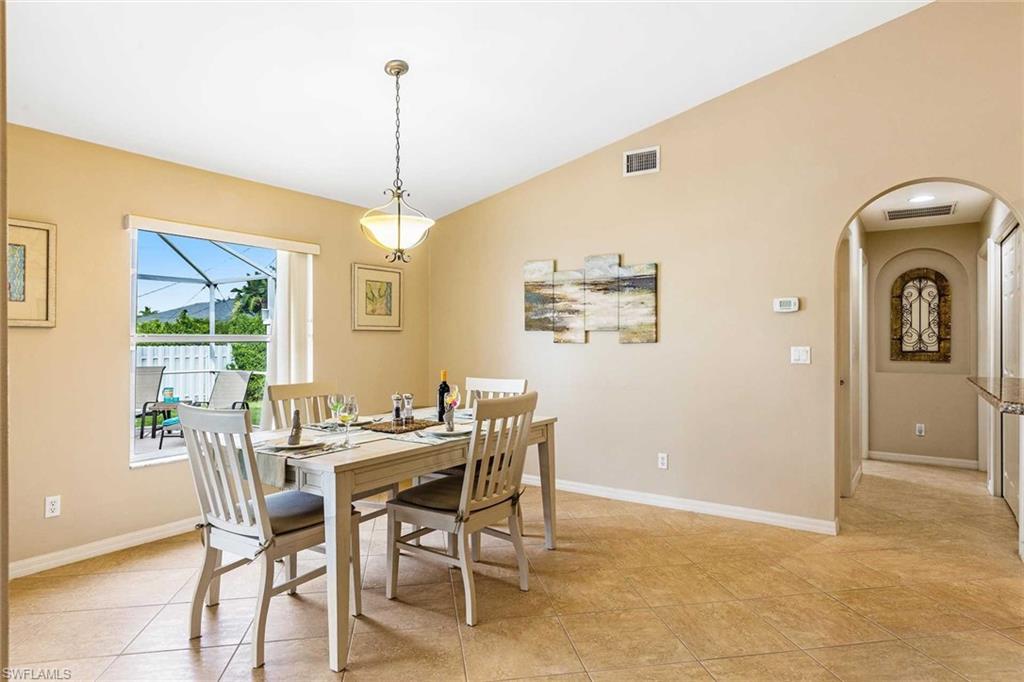 The dining area has room for 4