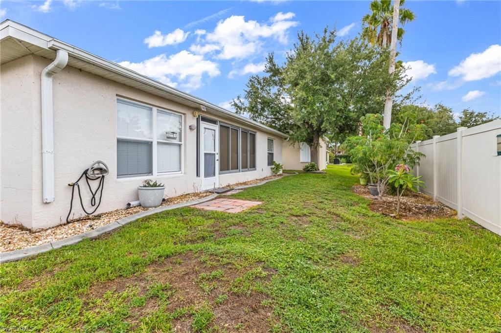 24208 Buckingham WAY photo 27