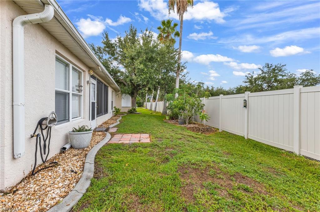 24208 Buckingham WAY photo 26