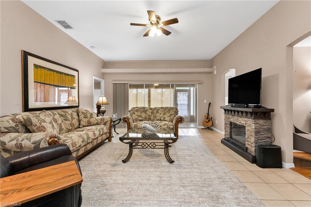 24208 Buckingham WAY photo 8