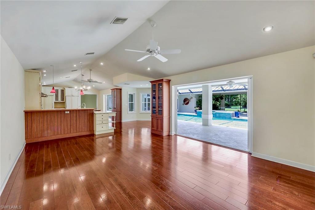 675 Murex DR photo 19