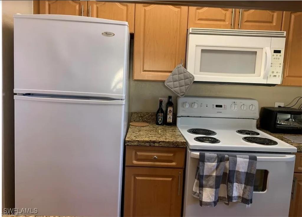 2835 Winkler AVE 209 photo 6