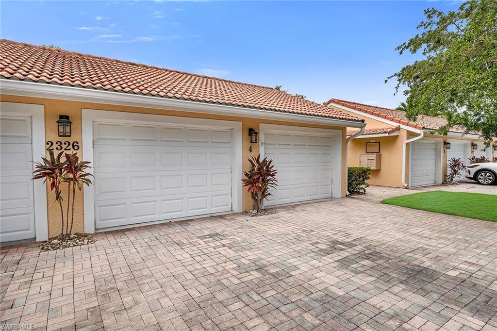 2326 Magnolia LN 6104 photo 33