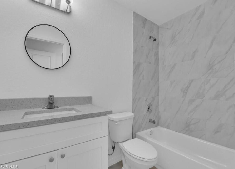 third guest bathroom/tercer bano de invitados