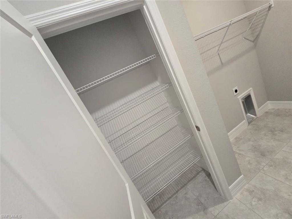 1021 Alcalde ST E photo 17