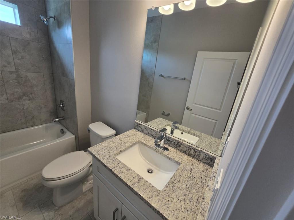 1021 Alcalde ST E photo 16