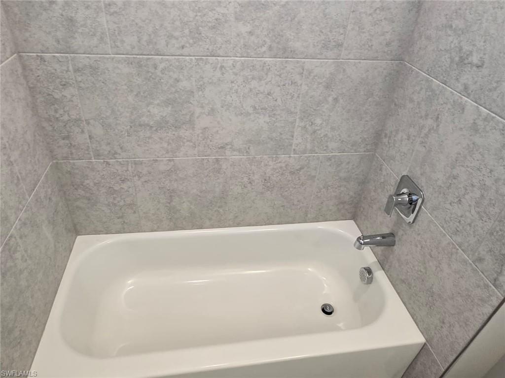 1021 Alcalde ST E photo 22