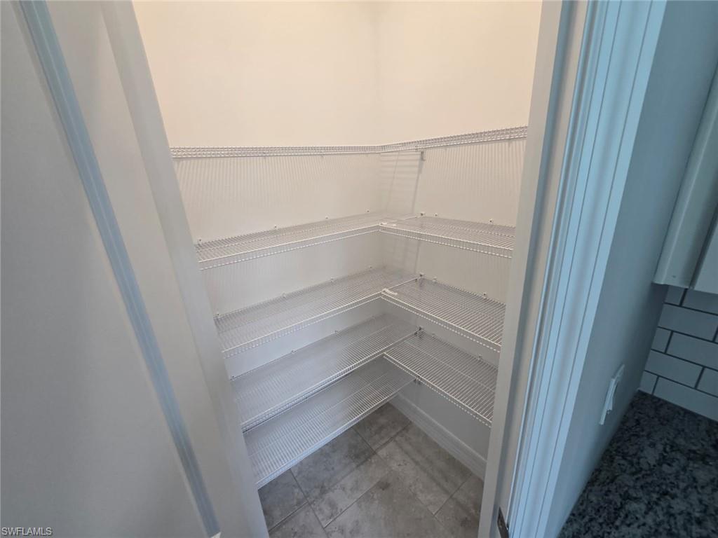 1021 Alcalde ST E photo 7