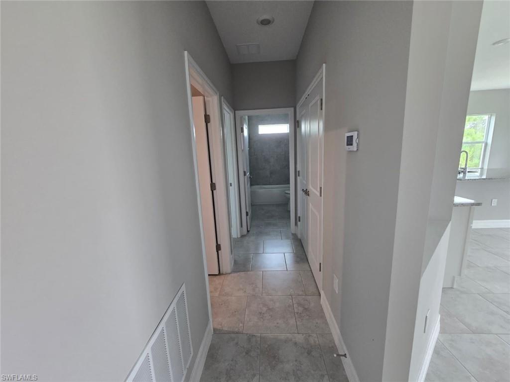 1021 Alcalde ST E photo 8