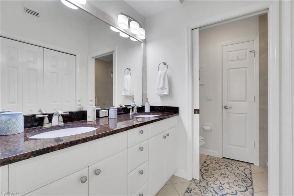Primary bath with dual vanity