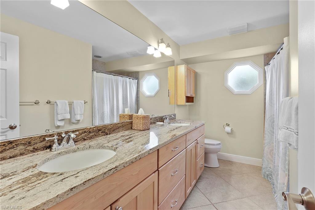 675 Harbour DR photo 21