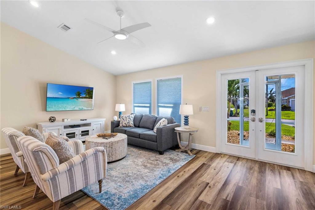 Villa Sunny has a cozy living area with a flat-screen TV
