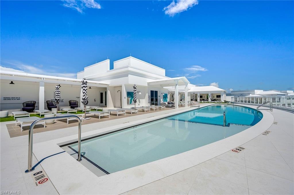 Heated Pool with Sun Shelf
