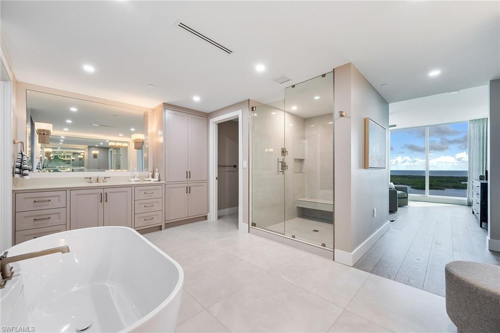 Ensuite Primary Bathroom