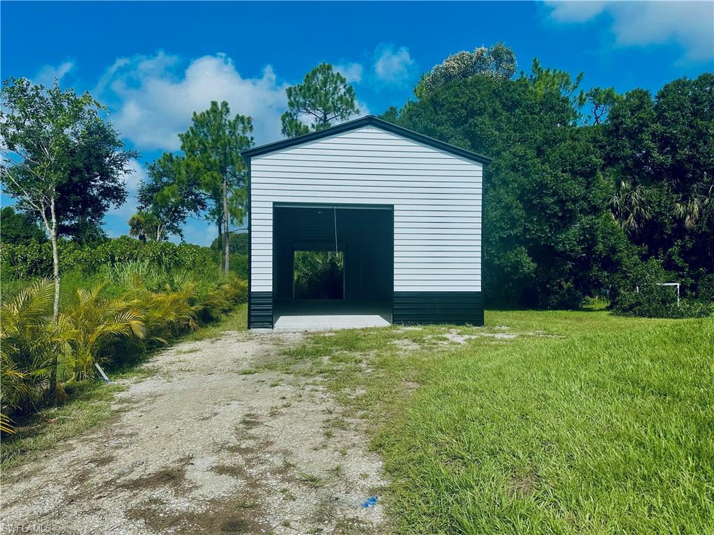 613 Hibiscus AVE photo 17