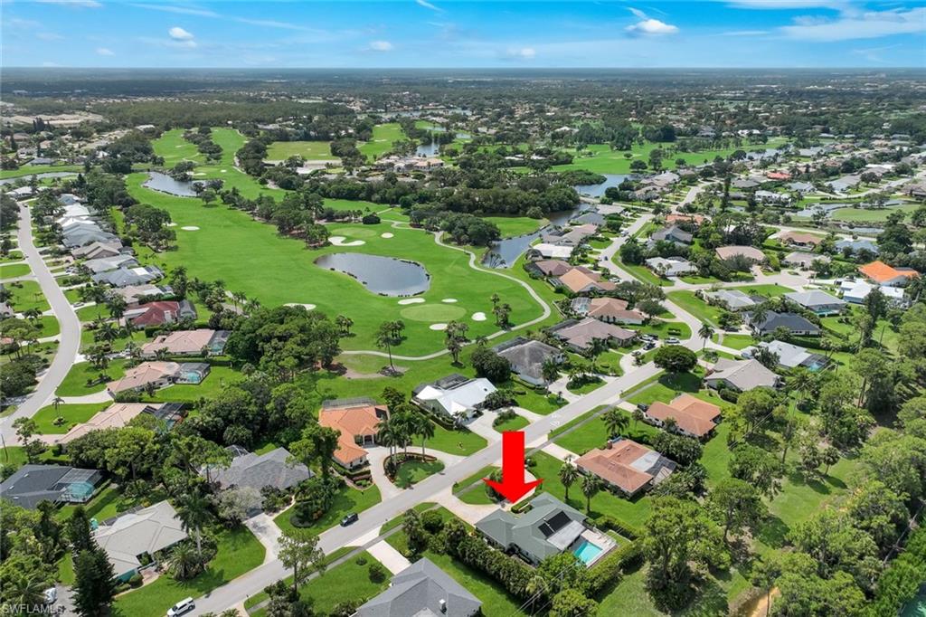 Minutes from IT ALL....grocery, shopping, beaches, 5th Avenue Naples, downtown Bonita Springs and RSW International Airport!
