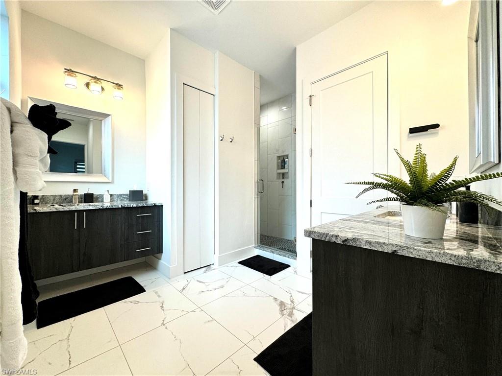 4064 Full Moon CT photo 22