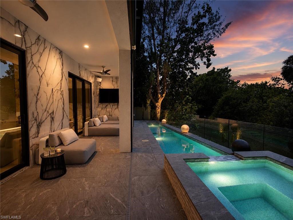 4064 Full Moon CT