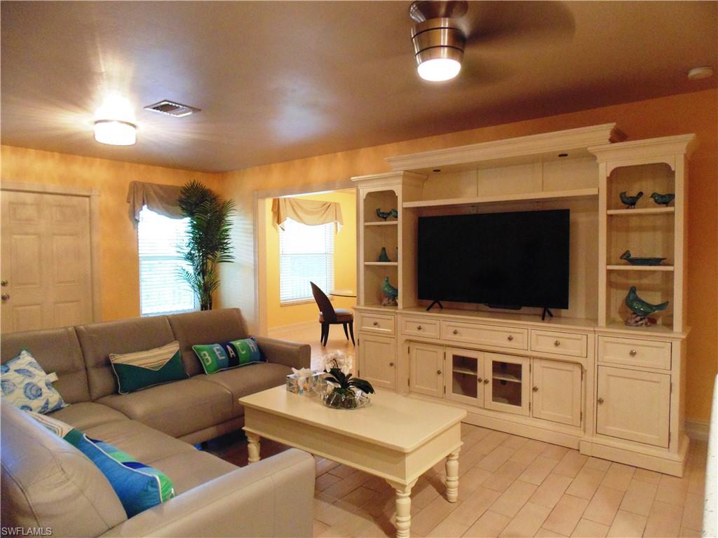 1120 SE 33 TER photo 6