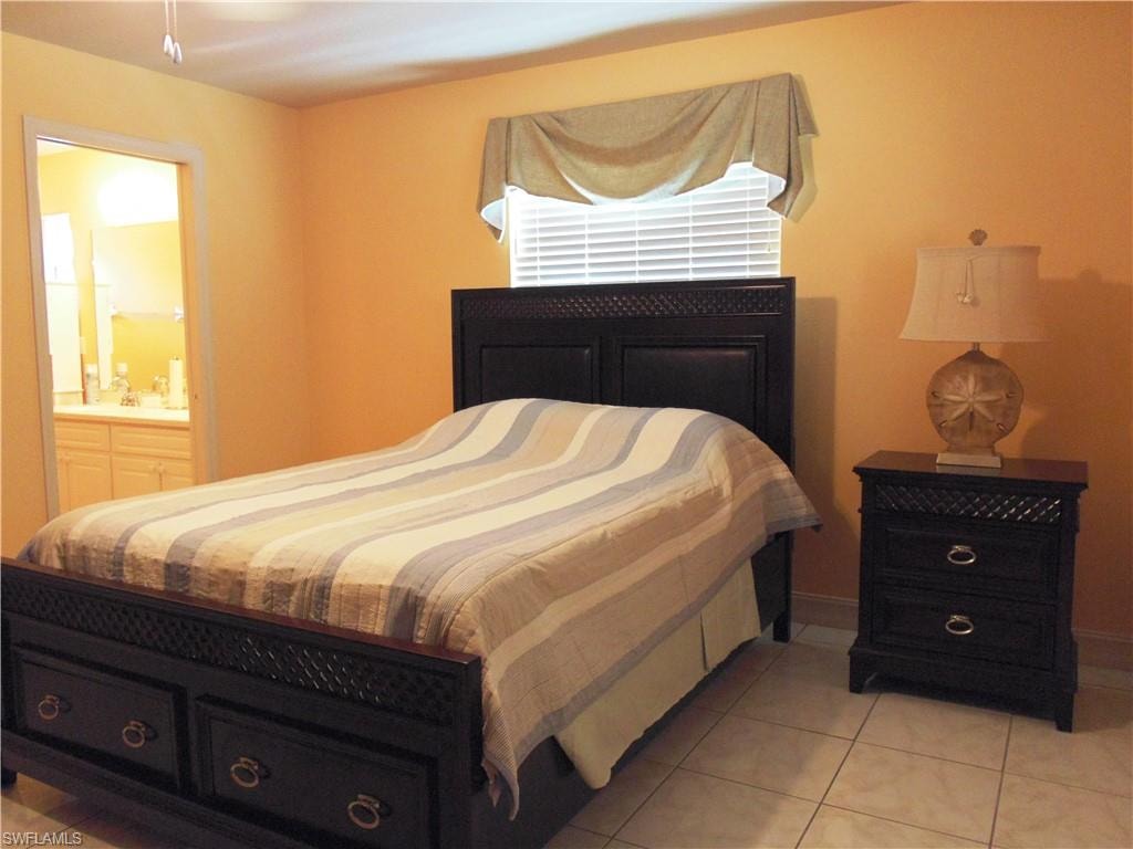 1120 SE 33 TER photo 16