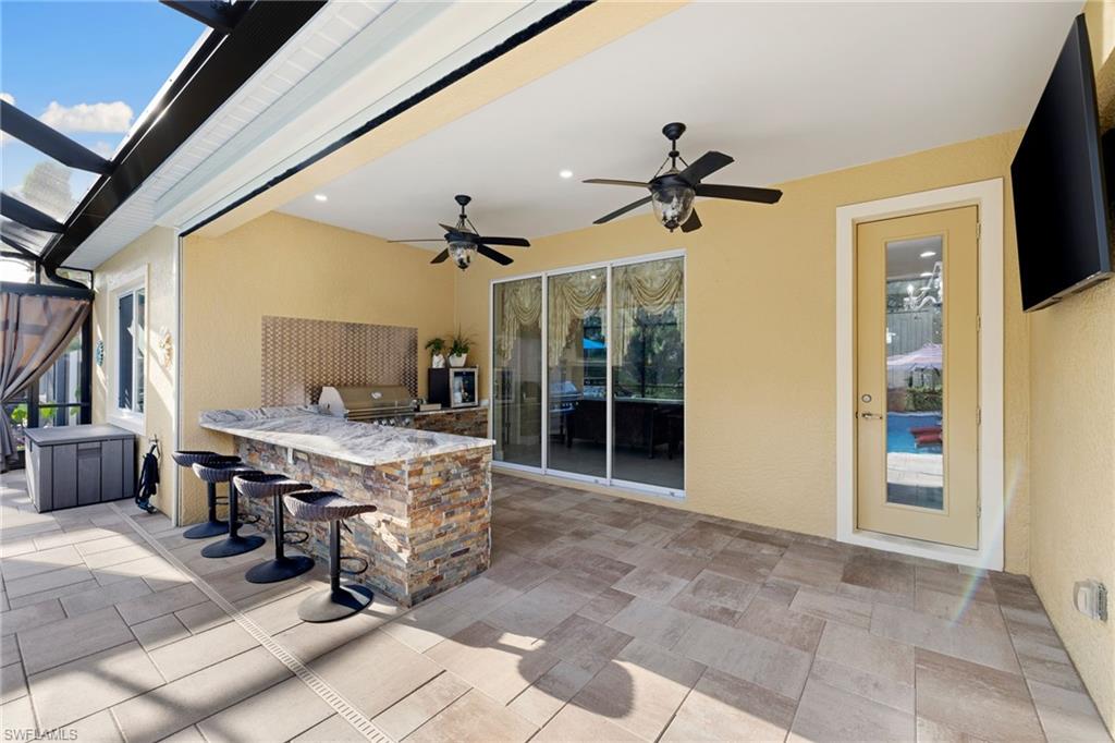 OUTDOOR KITCHEN