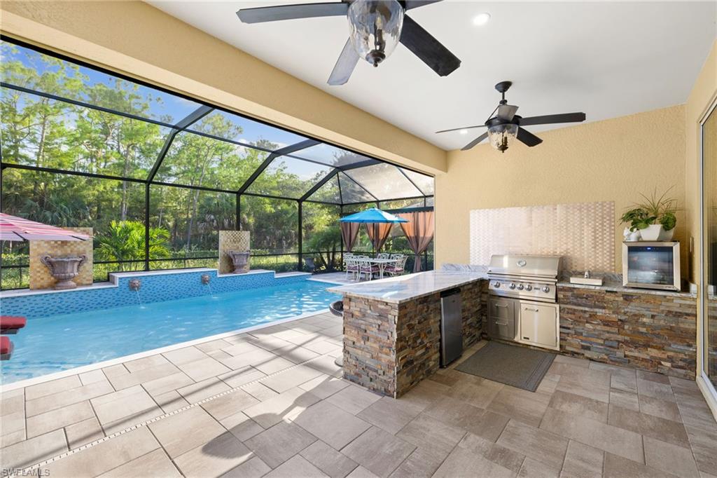 OUTDOOR KITCHEN/POOL
