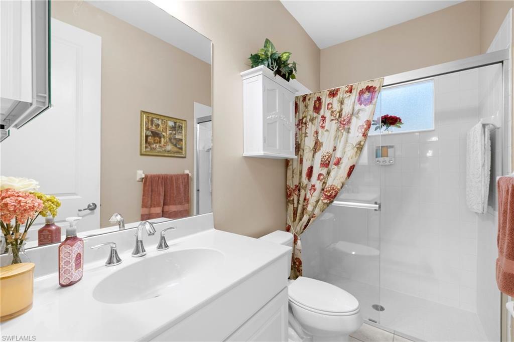 1ST FLOOR  BATHROOM