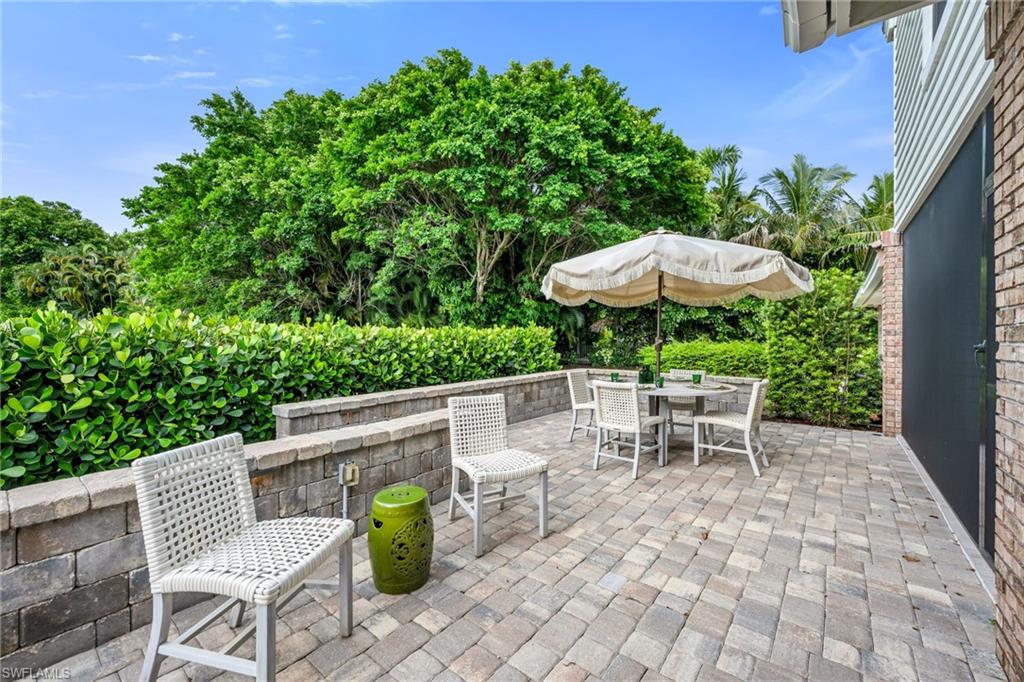 569 PARK SHORE DR G5