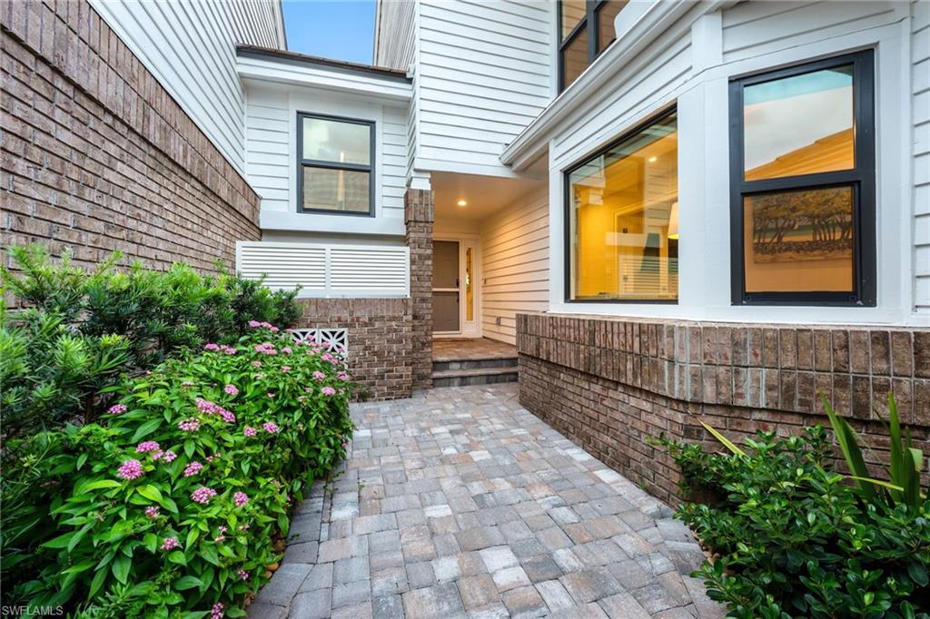 569 PARK SHORE DR G5