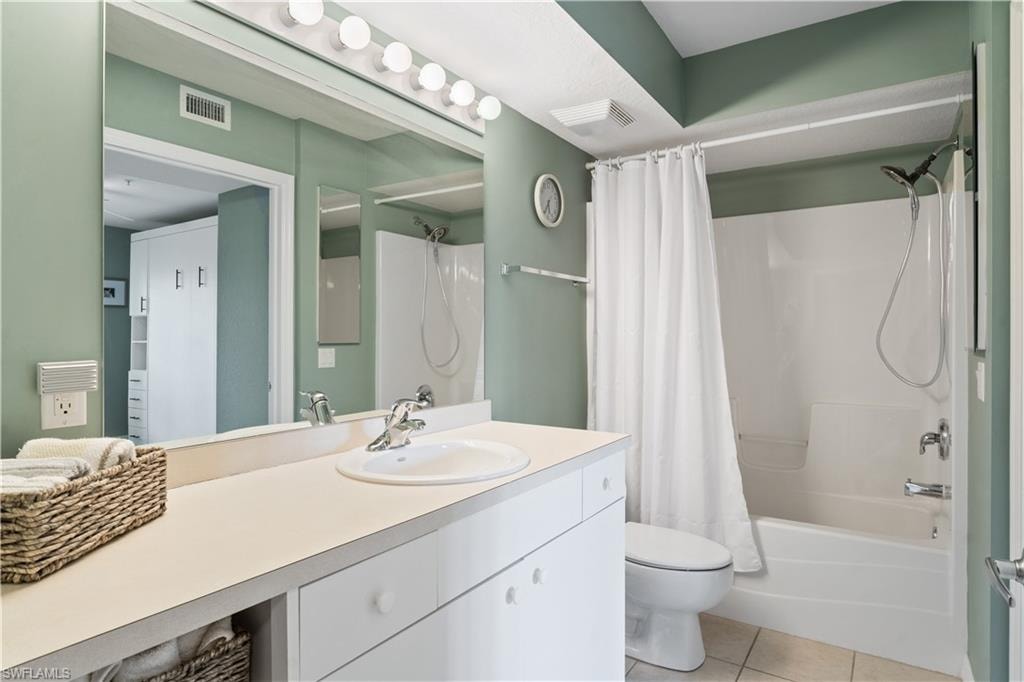 Main Bathroom with private entrance from Guest Bedroom