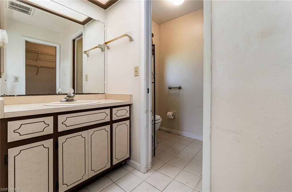 1725 SE 11th TER photo 10