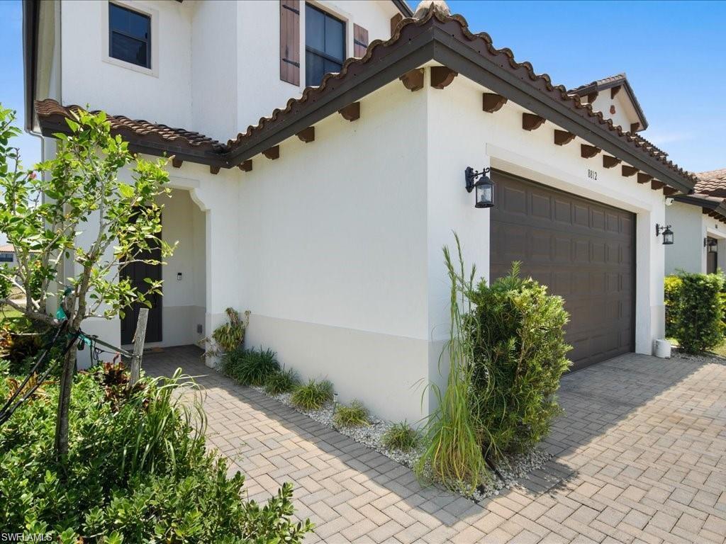 8812 Madrid CIR photo 30