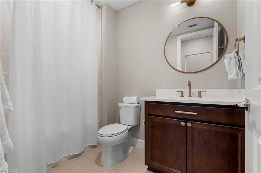 Bedroom 2's Bathroom