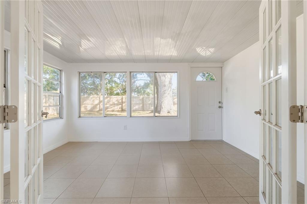 100 Contee DR photo 6