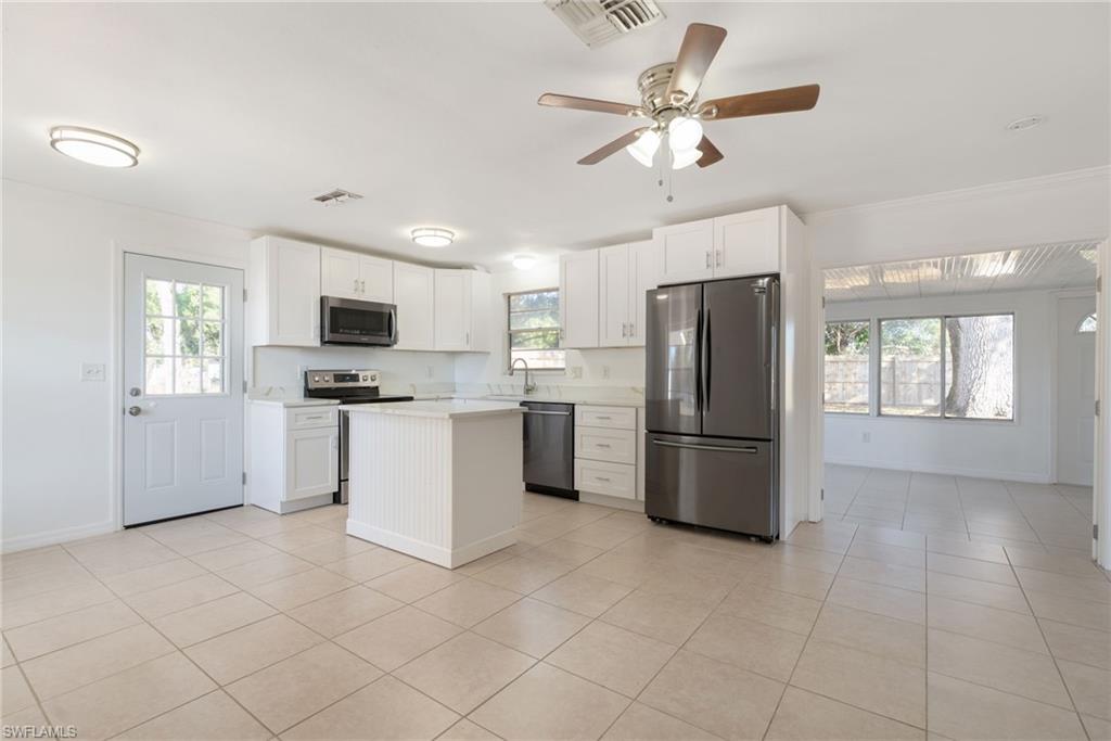 100 Contee DR photo 10