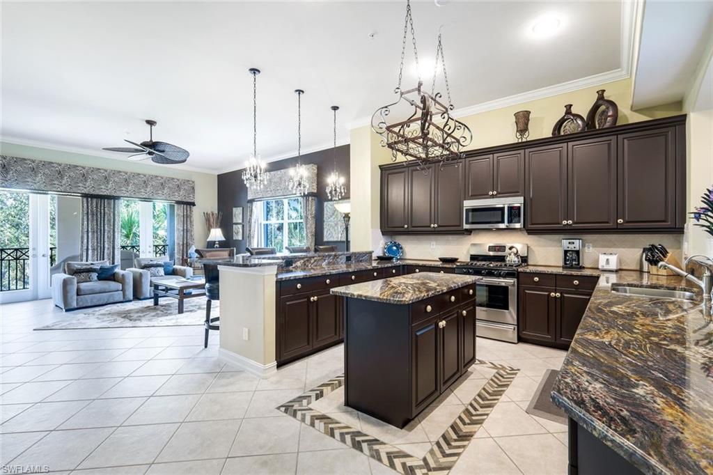 2826 Tiburon BLVD E 103 photo 6