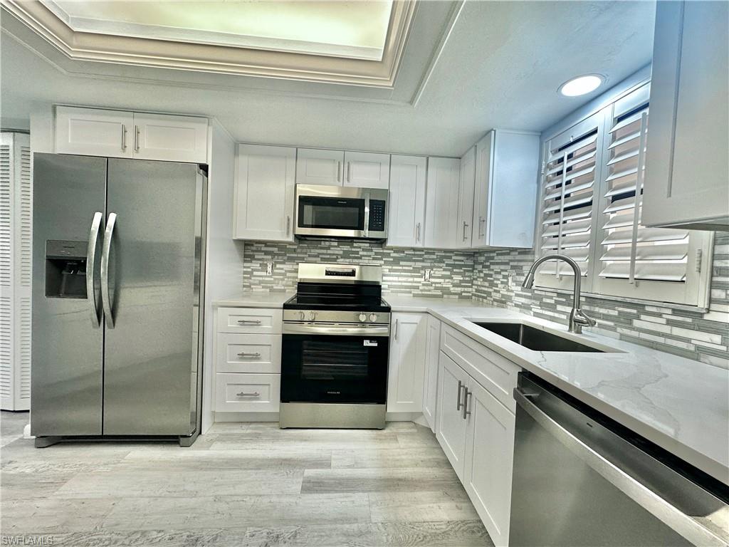 4955 Pepper CIR B-204