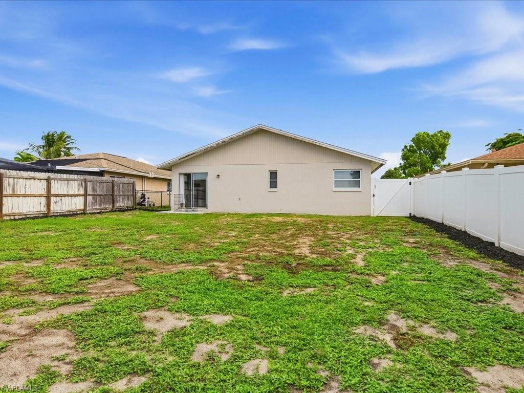 646 99th AVE N photo 23