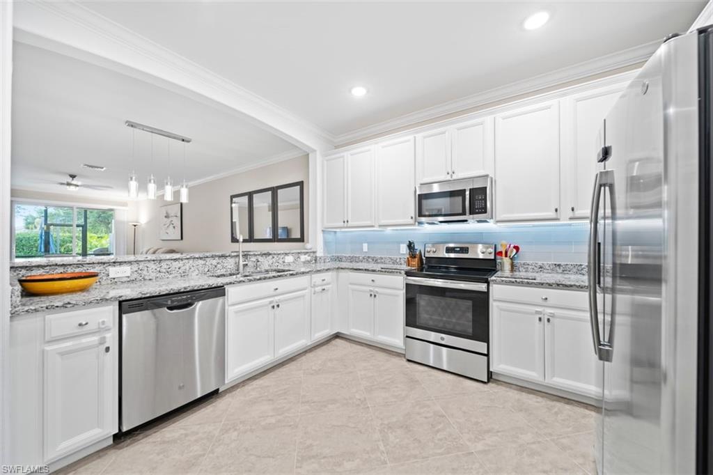 2036 Wellington ST photo 10