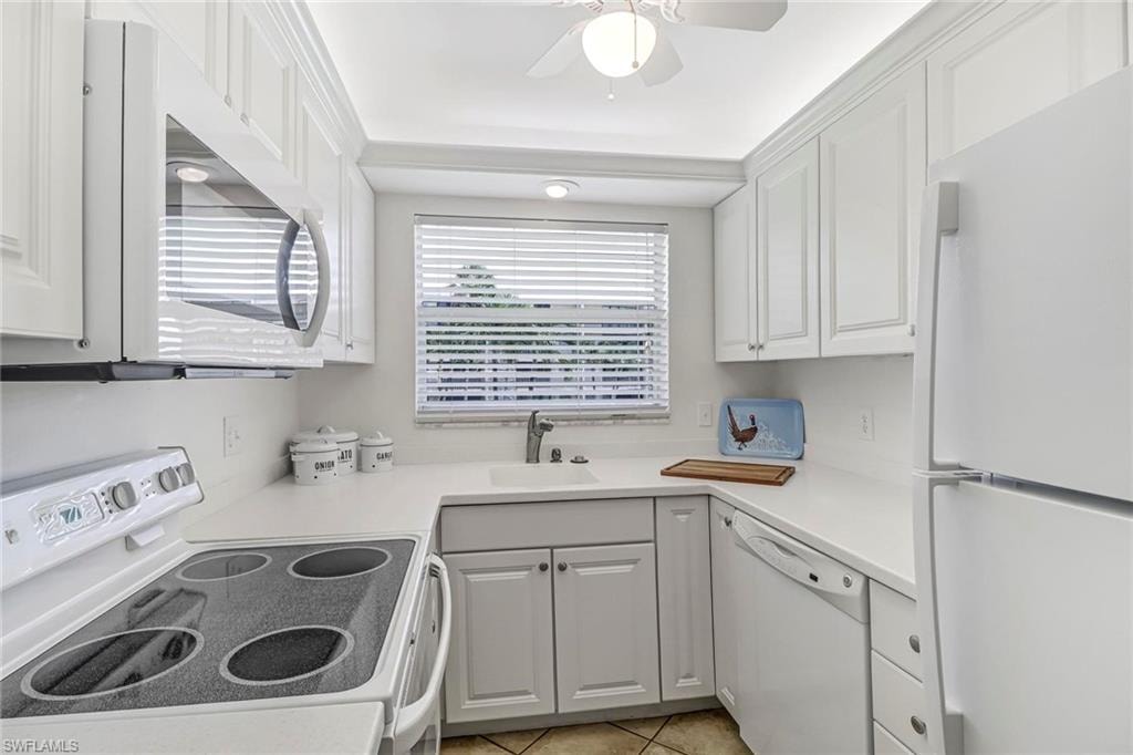 3000 Gulf Shore BLVD N 213 photo 13