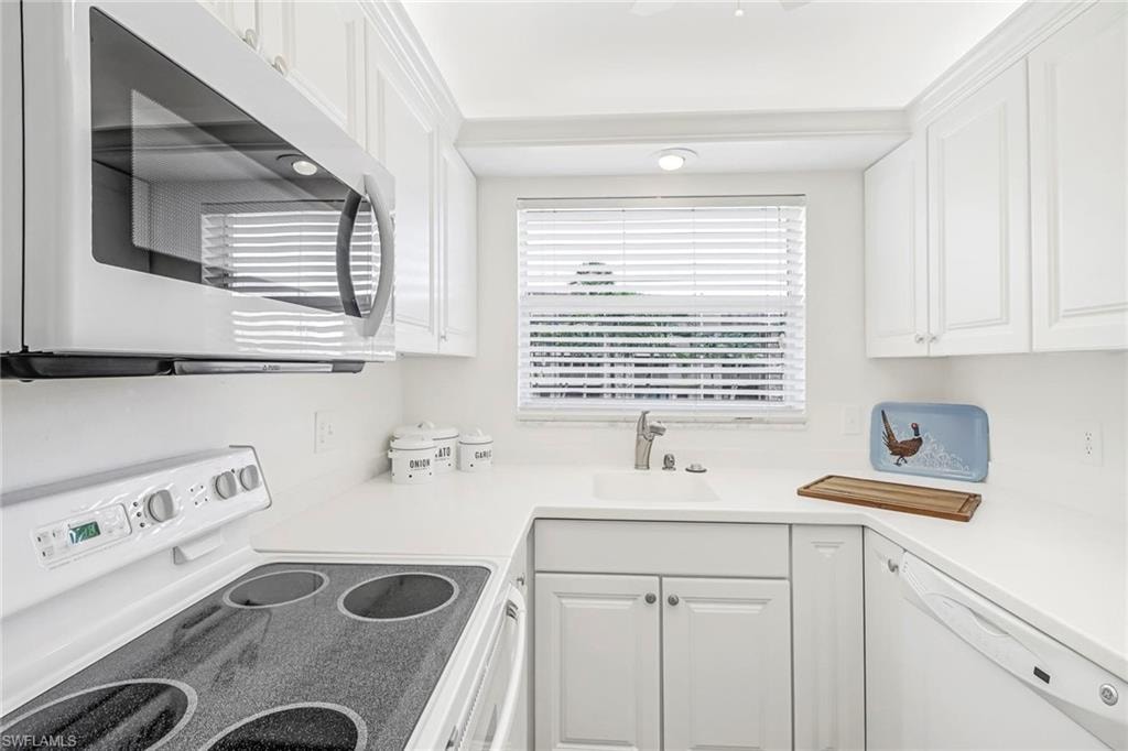 3000 Gulf Shore BLVD N 213 photo 11