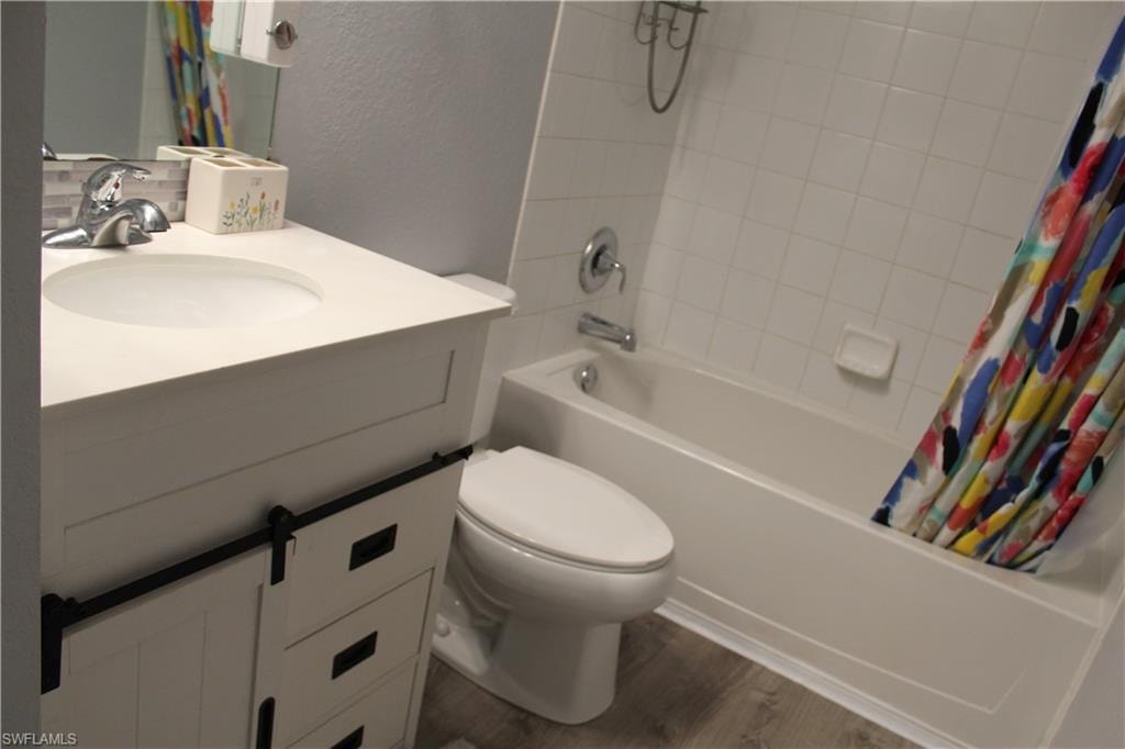 9076 Gervais CIR 403 photo 9