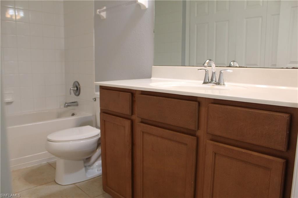 9076 Gervais CIR 403 photo 14