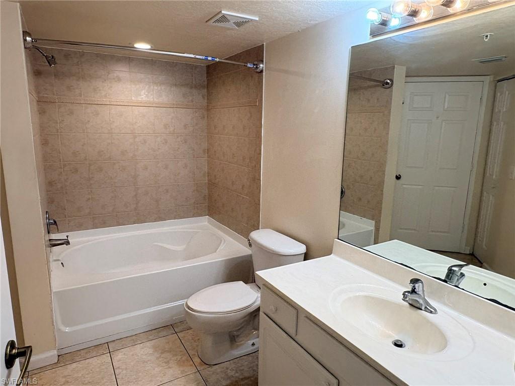 4121 Residence DR 305 photo 9