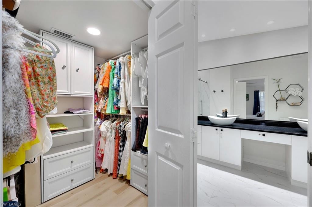 7518 Silver Trumpet LN 201 photo 18
