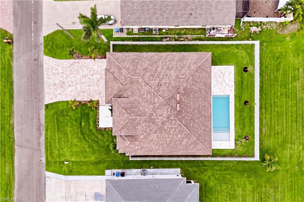 Durable tile roof adds timeless curb appeal, long-lasting performance & enhanced protection from Florida’s climate.