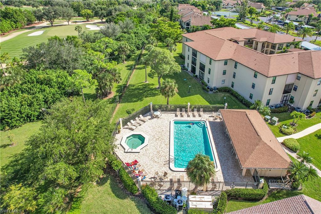 Bird's eye view of a pool area