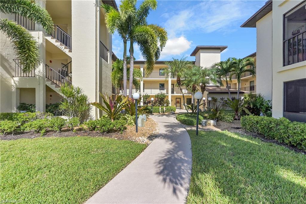 Surrounding community with a yard